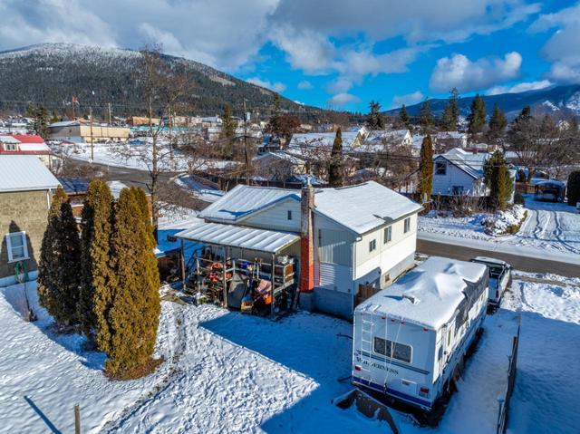 229 9th Avenue S, House detached with 2 bedrooms, 1 bathrooms and null parking in Creston BC | Image 10