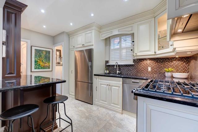 839 Kingston Rd, House detached with 2 bedrooms, 2 bathrooms and 1 parking in Toronto ON | Image 30