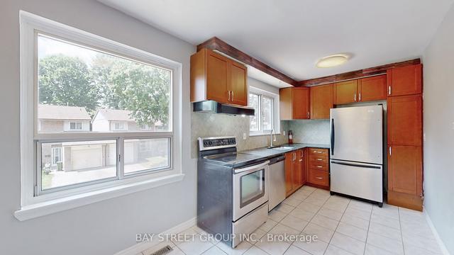 36 - 44 Chester Le Blvd, Townhouse with 3 bedrooms, 2 bathrooms and 2 parking in Toronto ON | Image 7