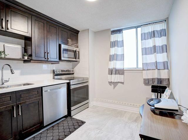 908 - 100 Wingarden Crt, Condo with 2 bedrooms, 2 bathrooms and 1 parking in Toronto ON | Image 2