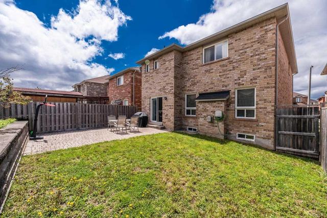 8 Tufton Cres, House detached with 3 bedrooms, 3 bathrooms and 3 parking in Brampton ON | Image 20
