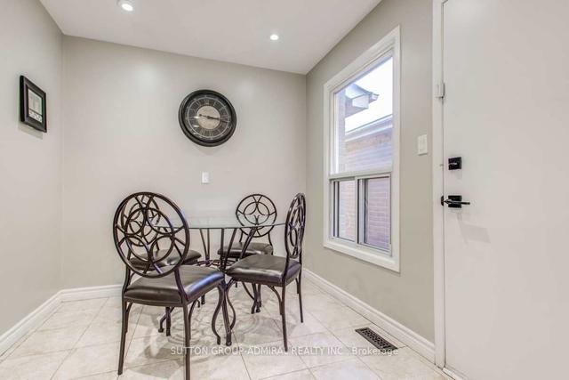 111 Gailcrest Circ, House detached with 3 bedrooms, 3 bathrooms and 3 parking in Vaughan ON | Image 12