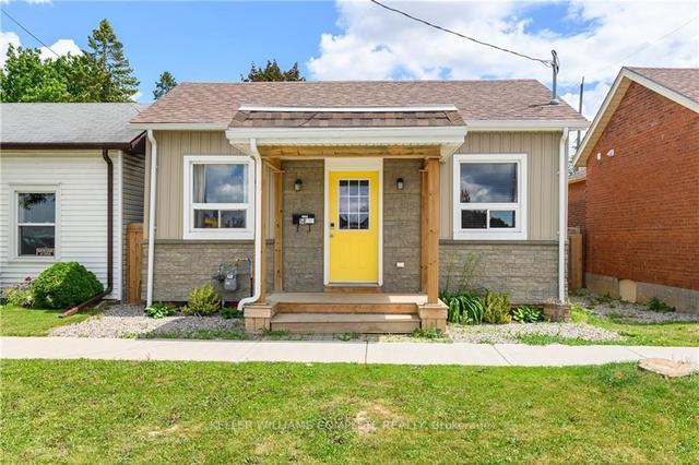 58 Balfour St, House detached with 2 bedrooms, 1 bathrooms and 0 parking in Brantford ON | Image 1