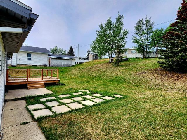 10706 98ave, House detached with 3 bedrooms, 1 bathrooms and 3 parking in Greenview No. 16 AB | Image 3