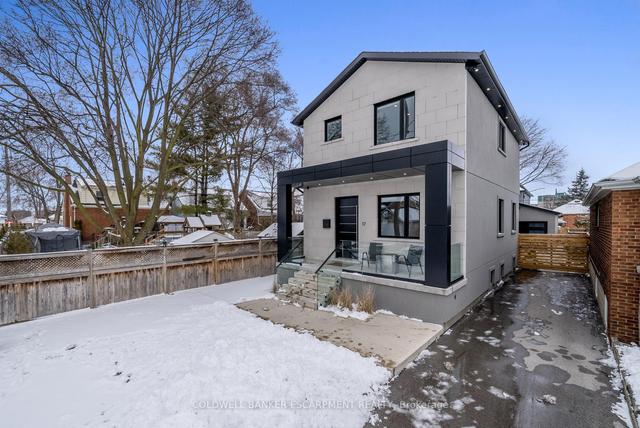 17 Bruton Rd, House detached with 3 bedrooms, 4 bathrooms and 5 parking in Toronto ON | Image 1