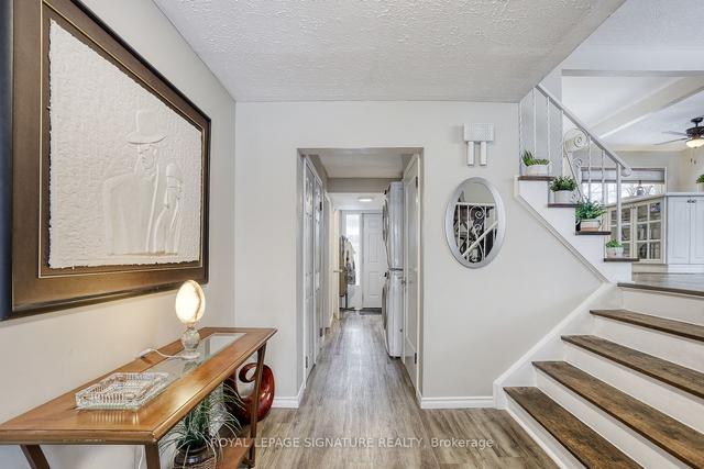 5 Nordic Pl, House detached with 4 bedrooms, 3 bathrooms and 5 parking in Toronto ON | Image 34