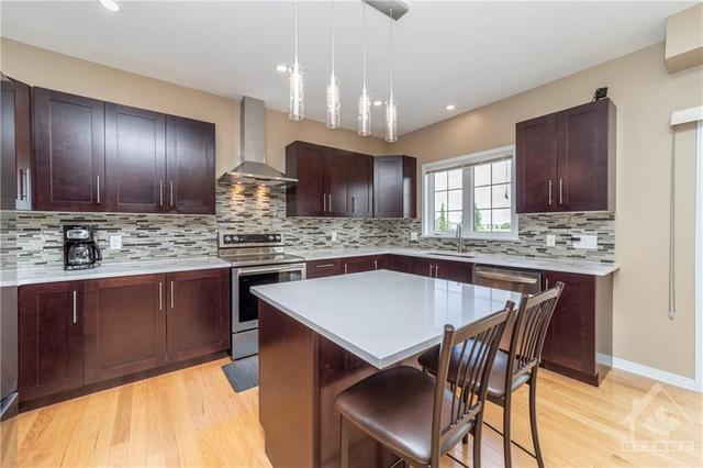 828 Kilbirnie Drive, House detached with 4 bedrooms, 4 bathrooms and 4 parking in Ottawa ON | Image 9