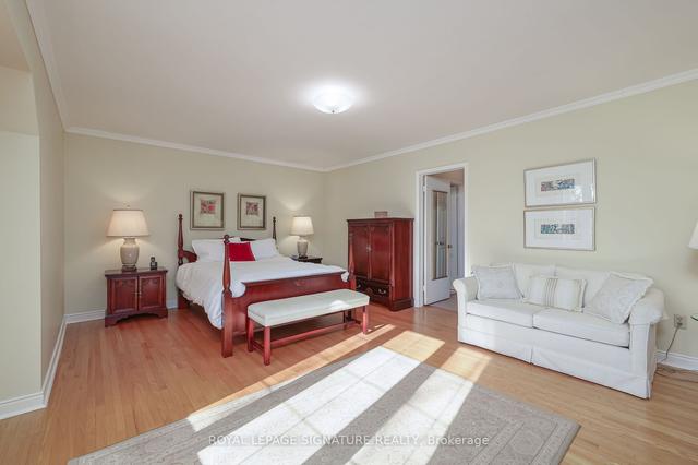 24 Aldenham Cres, House detached with 5 bedrooms, 3 bathrooms and 6 parking in Toronto ON | Image 11
