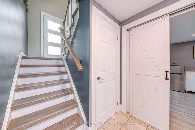 220 Pine Dr, House detached with 3 bedrooms, 2 bathrooms and 5 parking in Barrie ON | Image 11
