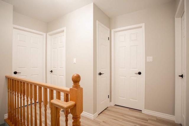 28 - 2015 Cleaver Ave, Townhouse with 3 bedrooms, 3 bathrooms and 2 parking in Burlington ON | Image 6