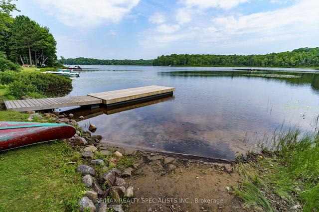 1060 Hammond Rd W, House detached with 3 bedrooms, 2 bathrooms and 6 parking in Lake of Bays ON | Image 3