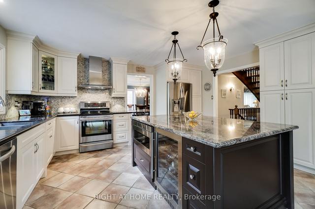 1380 Merrybrook Lane, House detached with 4 bedrooms, 4 bathrooms and 4 parking in Oakville ON | Image 2