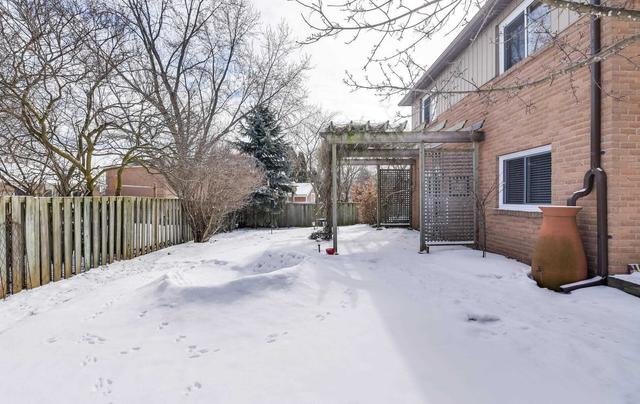 410 Selby Cres, House detached with 4 bedrooms, 2 bathrooms and 6 parking in Newmarket ON | Image 25