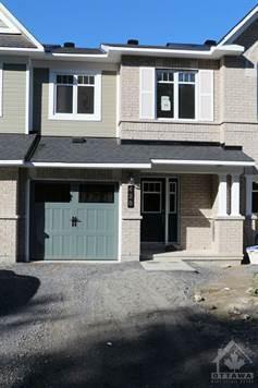 428 Silverstone Way, Townhouse with 3 bedrooms, 3 bathrooms and 1 parking in Ottawa ON | Image 2