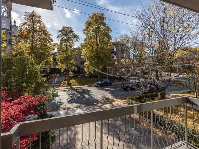 40a Oxton Ave, House detached with 3 bedrooms, 4 bathrooms and 3 parking in Toronto ON | Image 7
