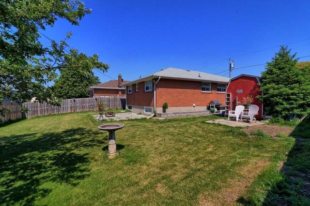 1028 Mccullough Dr, House detached with 3 bedrooms, 2 bathrooms and 3 parking in Whitby ON | Image 16