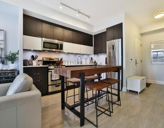 1106 - 56 Annie Craig Dr, Condo with 1 bedrooms, 1 bathrooms and 1 parking in Toronto ON | Image 8