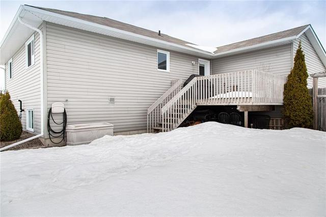 32 Highland Park Drive, House detached with 4 bedrooms, 2 bathrooms and 4 parking in Petawawa ON | Image 28
