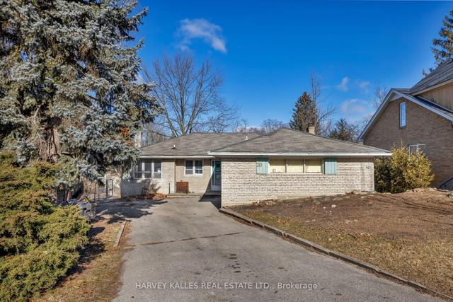 20 Leland Ave, House detached with 3 bedrooms, 2 bathrooms and 6 parking in Toronto ON | Image 1