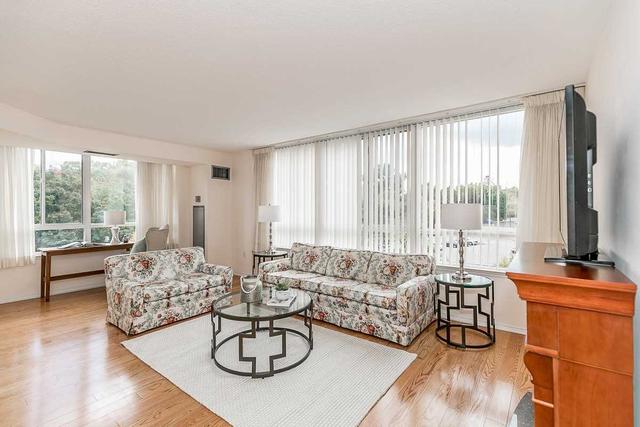310 - 270 Davis Dr, Condo with 2 bedrooms, 2 bathrooms and 1 parking in Newmarket ON | Image 12
