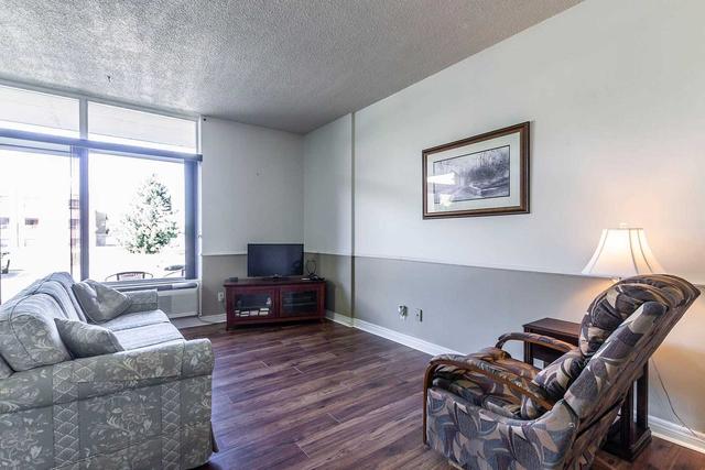 13 - 16 Fourth St, Condo with 2 bedrooms, 1 bathrooms and 1 parking in Orangeville ON | Image 4