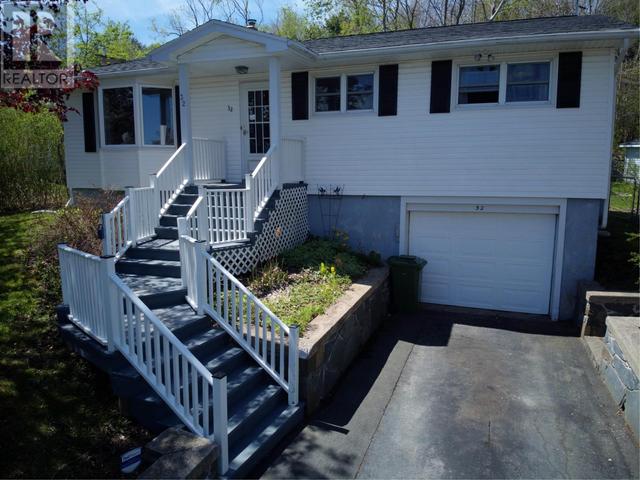 32 Candlewood Lane, House detached with 3 bedrooms, 1 bathrooms and null parking in Halifax NS | Card Image