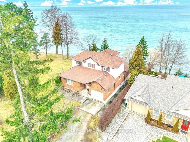 1138 Lakeshore Rd W, House detached with 3 bedrooms, 3 bathrooms and 3 parking in St. Catharines ON | Image 1