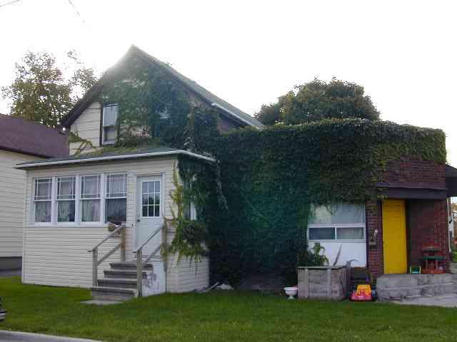109a Barrie Ave, House detached with 5 bedrooms, 3 bathrooms and 2 parking in Oshawa ON | Image 1