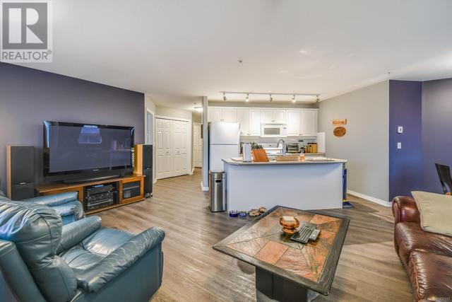 201 - 1633 Dufferin Cres, Condo with 2 bedrooms, 2 bathrooms and 1 parking in Nanaimo BC | Image 8