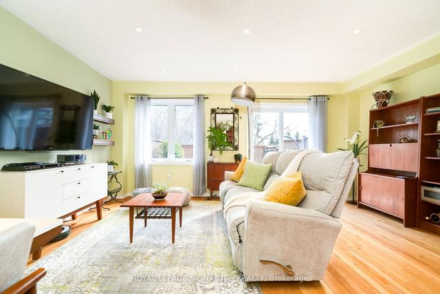41 Sloane Ave, House attached with 3 bedrooms, 3 bathrooms and 3 parking in Toronto ON | Image 33