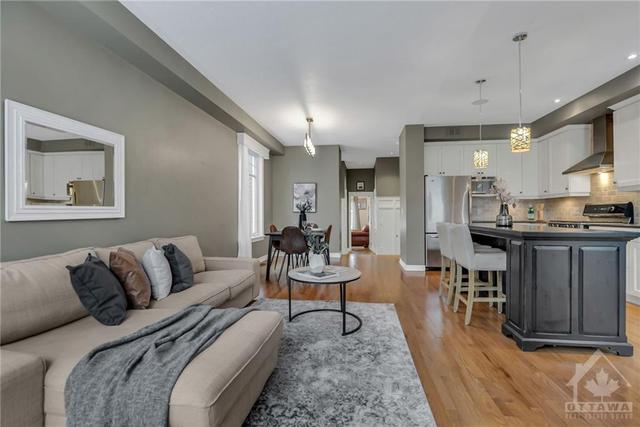 4283 Kelly Farm Drive, Townhouse with 3 bedrooms, 3 bathrooms and 2 parking in Ottawa ON | Image 10