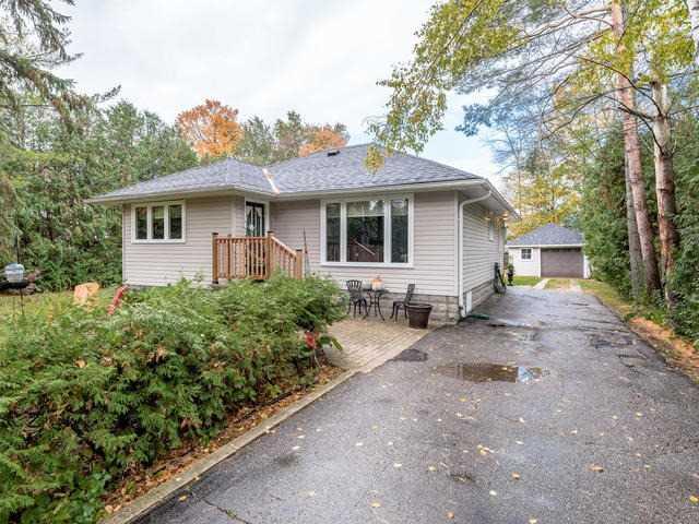 834 Fairbank Ave, House detached with 3 bedrooms, 1 bathrooms and 7 parking in Georgina ON | Image 1
