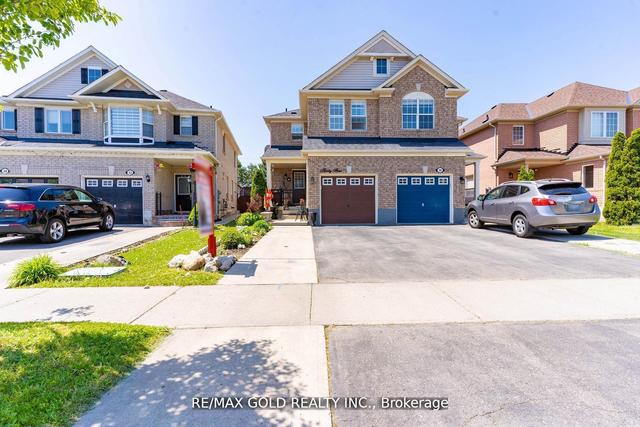 34 Jingle Cres, House semidetached with 3 bedrooms, 3 bathrooms and 3 parking in Brampton ON | Image 1