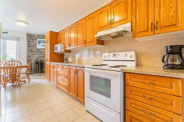 30 Thatcher Crt, House semidetached with 3 bedrooms, 3 bathrooms and 4 parking in Brampton ON | Image 5