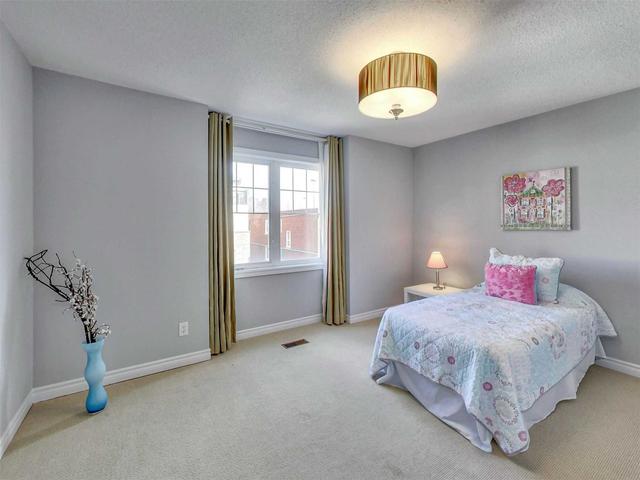 523b Royal York Rd, House attached with 3 bedrooms, 4 bathrooms and 2 parking in Toronto ON | Image 17