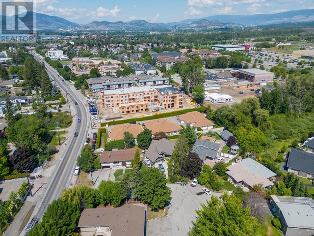 5 - 4141 Lakeshore Road Sw, House attached with 3 bedrooms, 2 bathrooms and 2 parking in Kelowna BC | Image 4