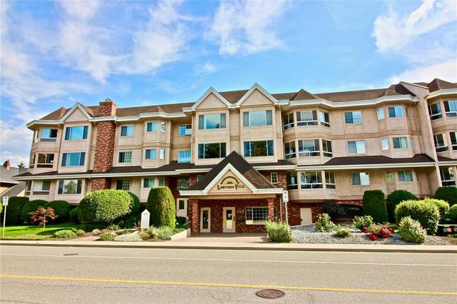 208 - 945 Lawrence Avenue, Condo with 2 bedrooms, 2 bathrooms and 1 parking in Kelowna BC | Card Image