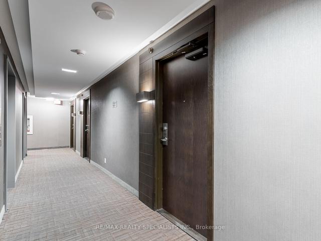 215 Sherway Garden Rd, Condo with 1 bedrooms, 6 bathrooms and 1 parking in Toronto ON | Image 2