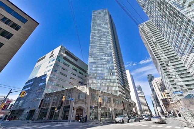 1501 - 832 Bay St, Condo with 1 bedrooms, 1 bathrooms and 0 parking in Toronto ON | Image 1