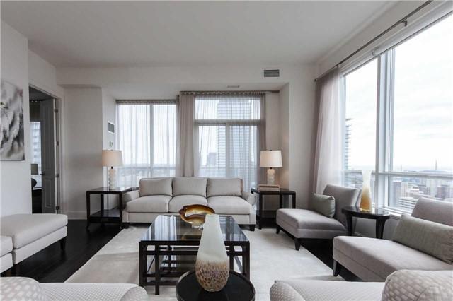 Lph3401 - 21 Balmuto St, Condo with 3 bedrooms, 4 bathrooms and 4 parking in Toronto ON | Image 6