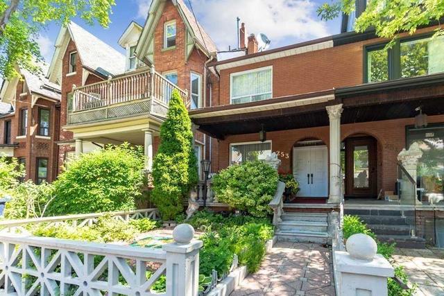 upper - 253 Palmerston Ave, House semidetached with 2 bedrooms, 1 bathrooms and 0 parking in Toronto ON | Image 9