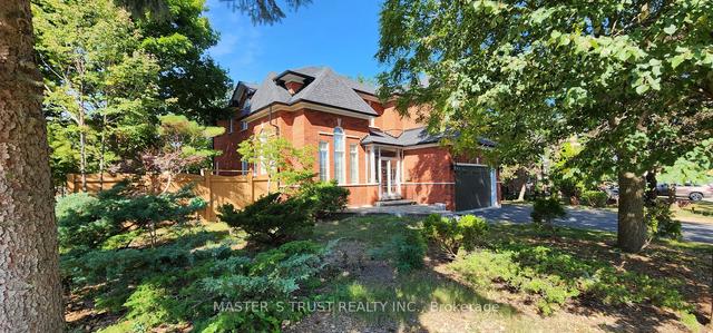 14 Lemsford Dr, House detached with 4 bedrooms, 5 bathrooms and 11 parking in Markham ON | Image 2
