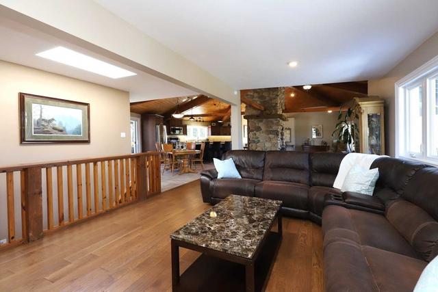 5915 Fifth Line, House detached with 3 bedrooms, 3 bathrooms and 16 parking in Erin ON | Image 4