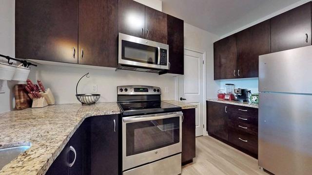 305 - 7768 Kennedy Rd, Condo with 2 bedrooms, 1 bathrooms and 2 parking in Markham ON | Image 7