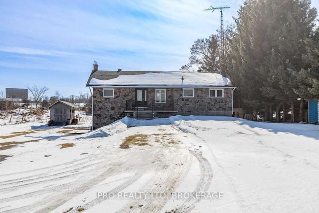 2063 Highway 11, House detached with 2 bedrooms, 1 bathrooms and 8 parking in Oro Medonte ON | Image 1