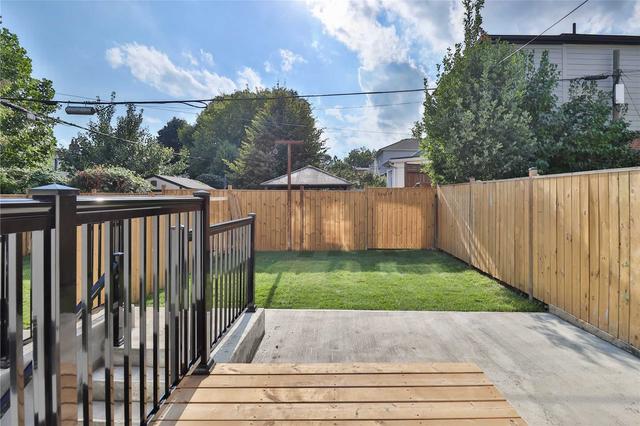 252b Monarch Park Ave, House detached with 3 bedrooms, 5 bathrooms and 2 parking in Toronto ON | Image 16