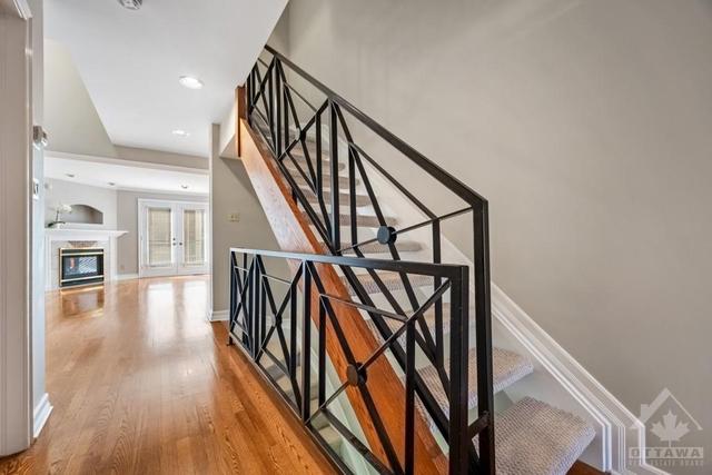 393 Mackay Street, Townhouse with 3 bedrooms, 3 bathrooms and 1 parking in Ottawa ON | Image 13