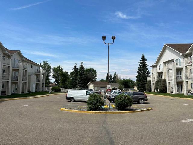 236 - 56 Carroll Crescent, Condo with 2 bedrooms, 2 bathrooms and null parking in Red Deer AB | Image 2