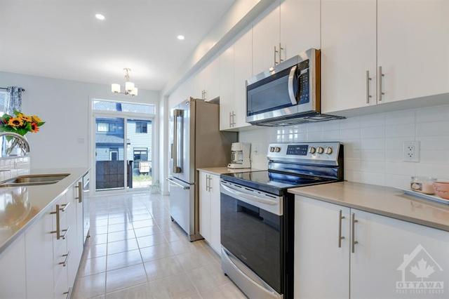 306 Ibanez Walk, Townhouse with 3 bedrooms, 4 bathrooms and 1 parking in Ottawa ON | Image 13