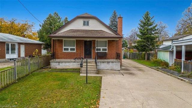 357 Vine St, House detached with 3 bedrooms, 2 bathrooms and 7 parking in St. Catharines ON | Image 1